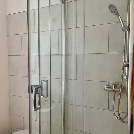 Neues In Gera, Erdgeschoss, 4 Schlafzimmer, 2 Wcs Und Bad Sowie Terrasse, Quartier1