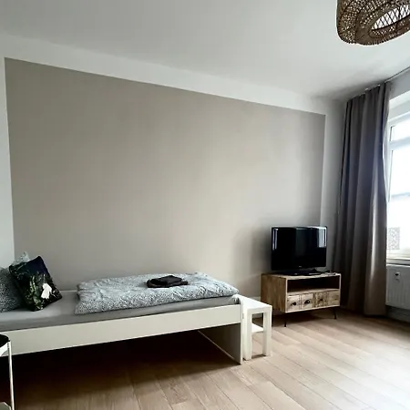 Apartamento Elster 1, Eg, Neues In Gera, 4 Schlafzimmer, 2 Wcs Und Bad Sowie Terrasse Gera