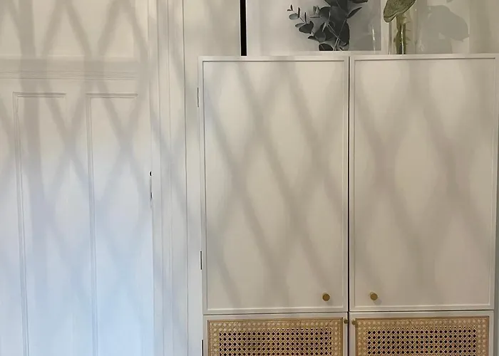 Appartement Elster 1, Eg, Neues In Gera, 4 Schlafzimmer, 2 Wcs Und Bad Sowie Terrasse *