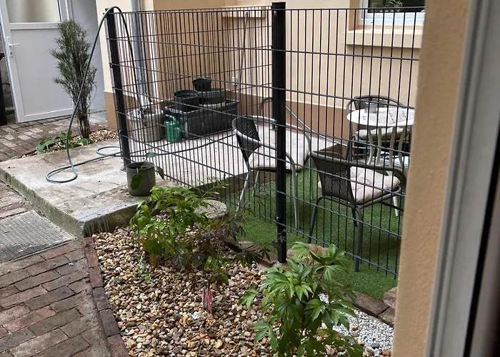 Elster 1, Eg, Neues In Gera, 4 Schlafzimmer, 2 Wcs Und Bad Sowie Terrasse *